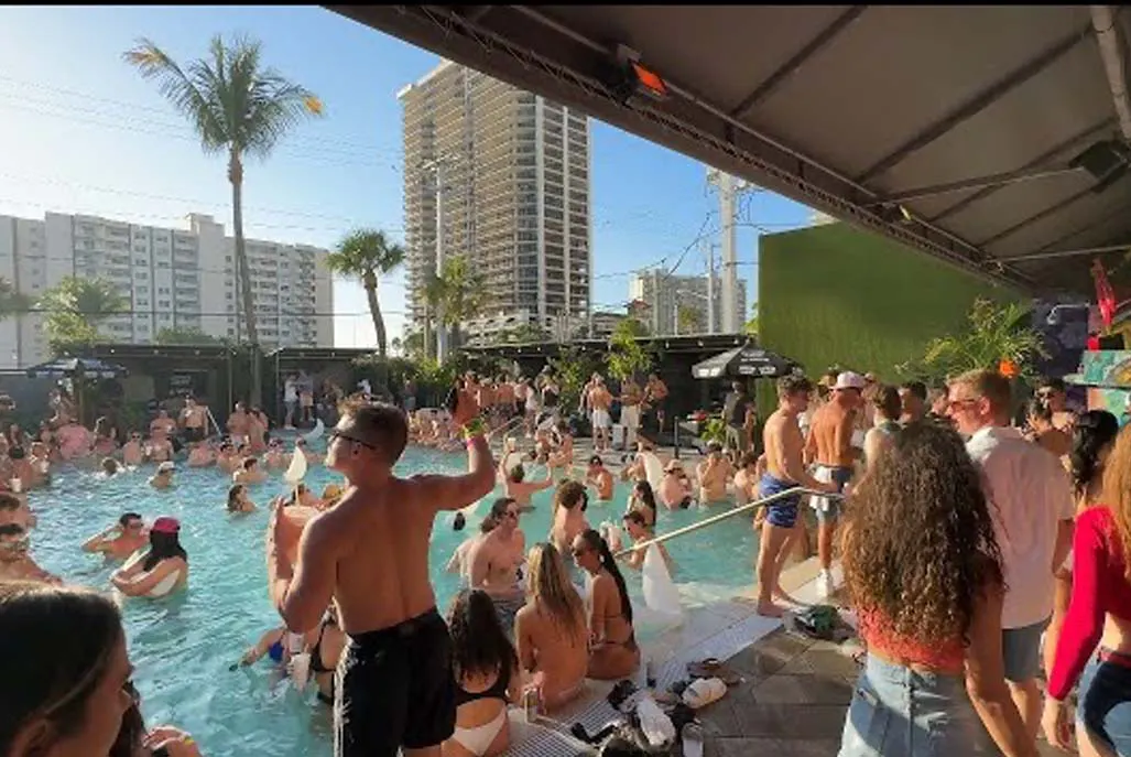 Rock Bar Day Club Pool Party